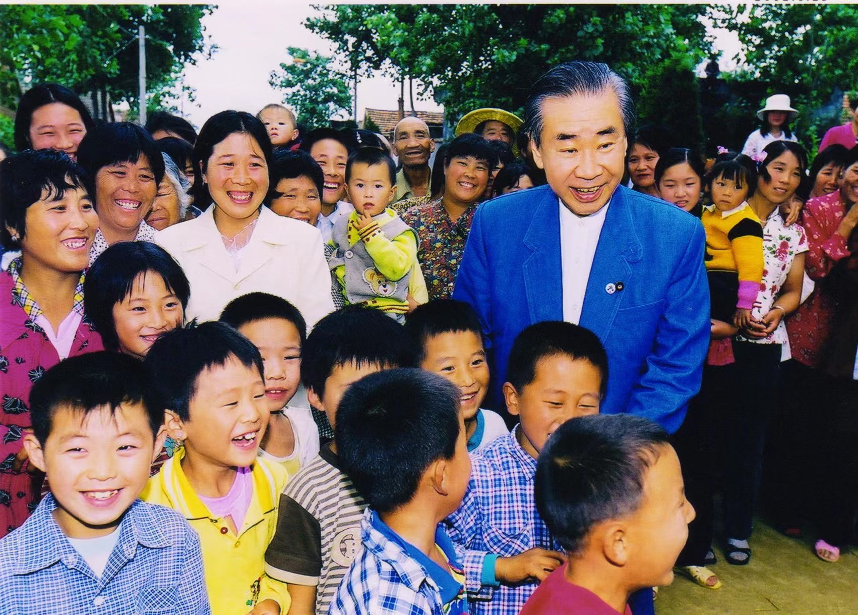 日本前首相羽田孜在徐福故里连云港市赣榆区金山镇徐福村