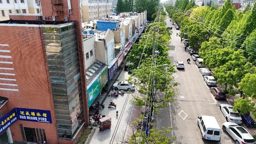 现今前进路街景